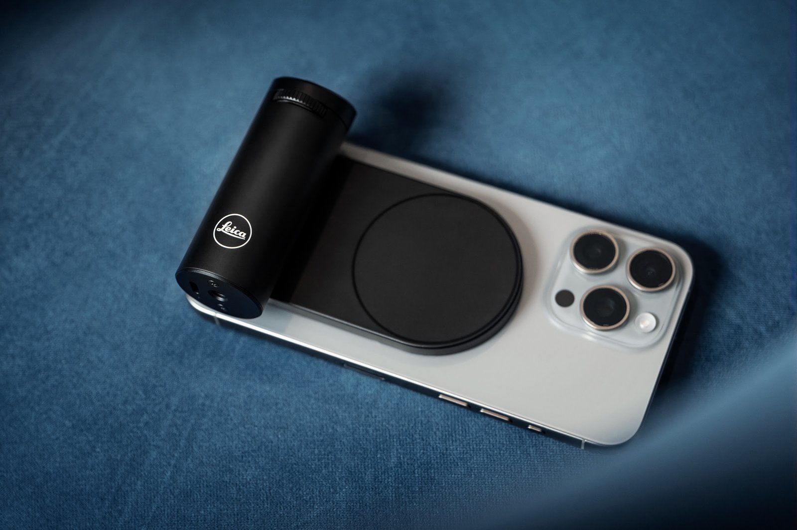 Leica Lux Grip for smartphone